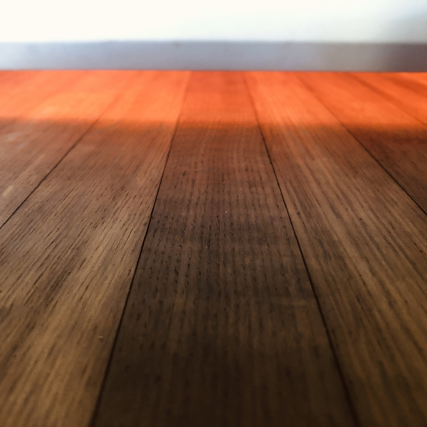 Toasting (burnt oak wood with electricity)